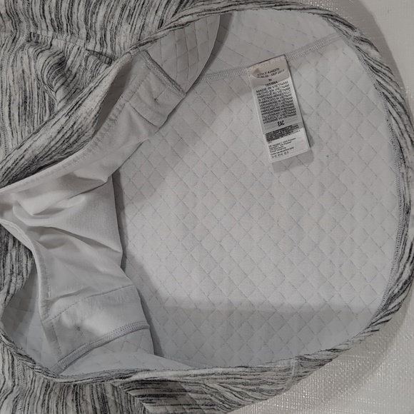 Marmot Grey And White Annie Quilted Pullover - Picture 8 of 9